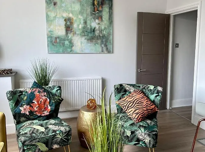 Southsea 2 Bedroom 10 Mins From Beach