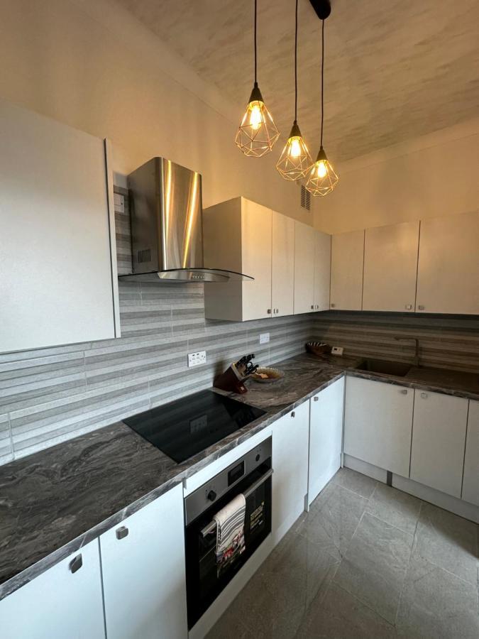 Southsea 2 Bedroom 10 Mins From Apartment *