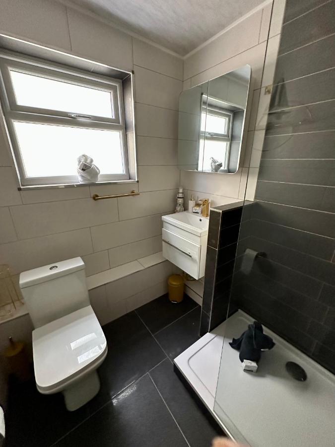 Southsea 2 Bedroom 10 Mins From Apartment