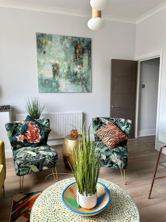 Southsea 2 Bedroom 10 Mins From *
